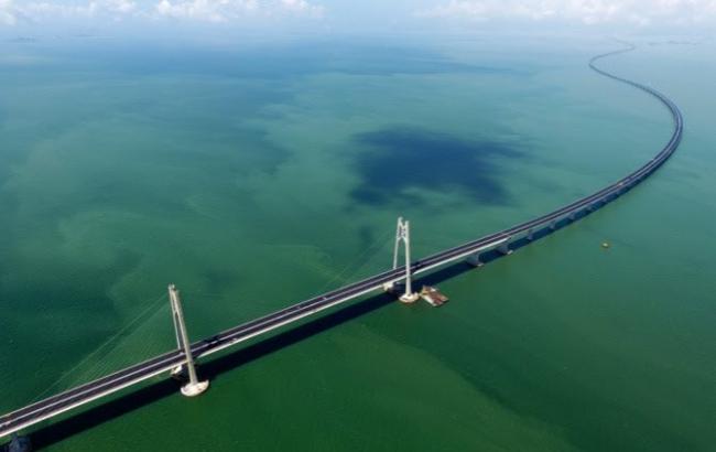 Как выглядит самый длинный морской мост в мире: невероятное видео