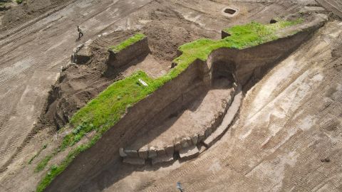 В кургане над украинским "Стоунхенджем" нашли останки сарматского воина с тризной (видео)