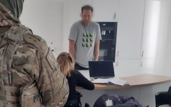 Екс-керівника заводу Патона підозрюють у привласненні будівлі в Києві на 20 млн гривень