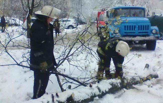 Негода в Україні: досі знеструмлено 40 населених пунктів