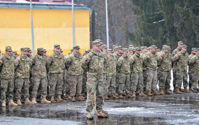 Во Львовскую область прибыли военные инструкторы