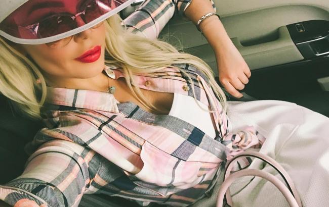 Алина Гросу провоцирует поклонников откровенным фото