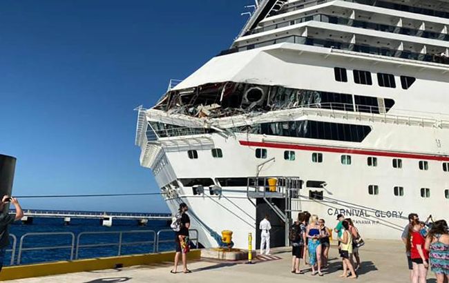 В Мексике столкнулись круизные лайнеры, есть пострадавшие