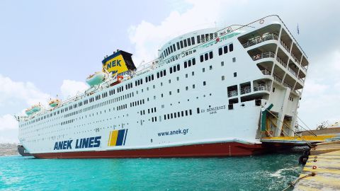 В Греции выявили коронавирус на лайнере с украинцами на борту