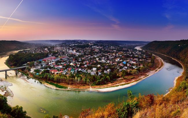 Заповідники, водоспади та панорами. Кращі куточки України для подорожей у жовтні