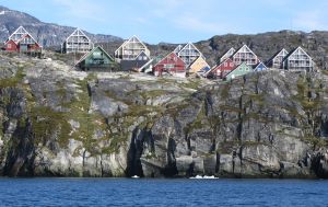 Життя без доріг, завжди мороз та навколо сніг: чому гренландці почуваються щасливими