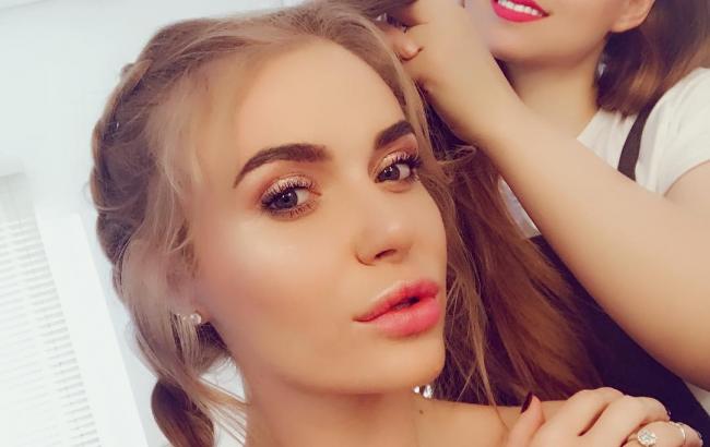 Слава з "Неангелів" показала обличчя без макіяжу