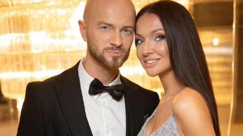 Ни капли фотошопа: жена Влада Ямы похвасталась идеальной фигурой в бикини