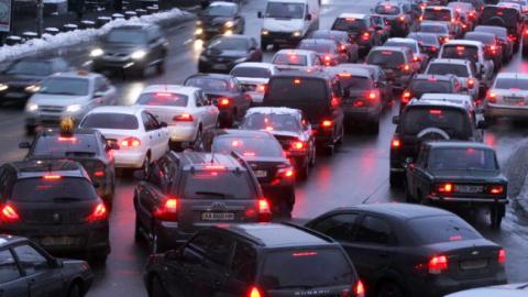 В Киеве жестко проучили "героя парковки", который парализовал движение (фото)