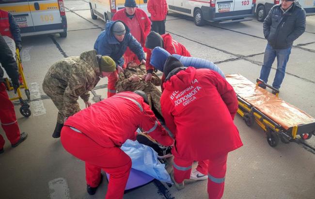 В Одессу доставили 15 раненых военных из зоны АТО
