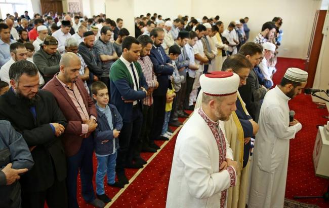 Мусульмани, які живуть в Києві, колоритно відзначили Рамадан-Байрам
