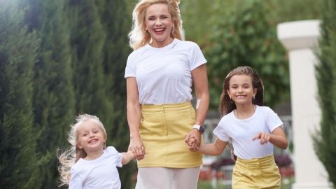 Дівчатка на позитиві: Лілія Ребрик показала, як грається з донькою в басейні