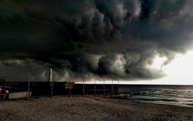ДСНС попереджає про погіршення погодних умов в окремих областях 7-8 липня