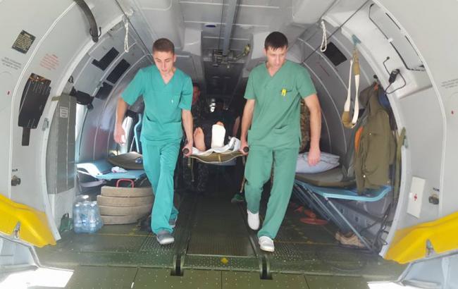 В Одесу прибув літак з 22 пораненими бійцями АТО