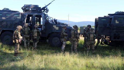 В Угорщині почалися багатонаціональні навчання. Українські десантники вступили у "бойові зіткнення"