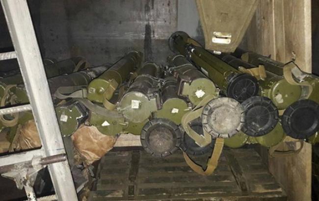 Поліція виявила склад зброї та боєприпасів в Чонгарі