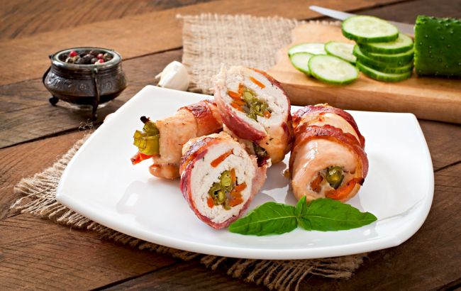 Соковиті м'ясні рулетики в пікантному соусі: добавки будуть просити усі