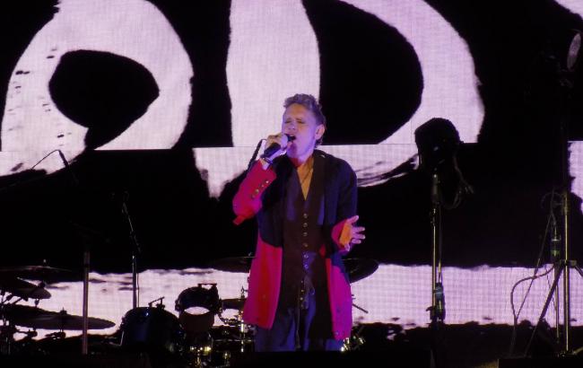 Depeche Mode сфотографировались с фанатами в Киеве