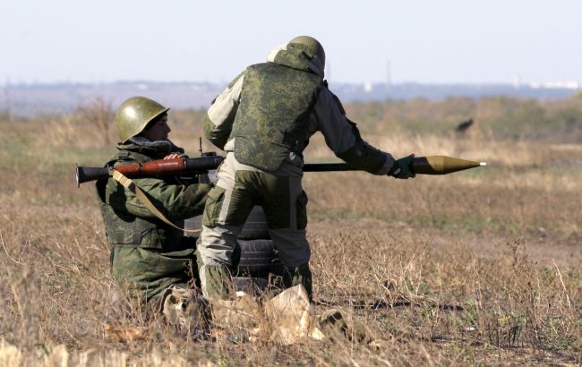 Бойовики в неділю продовжили обстріли на Донецькому напрямку