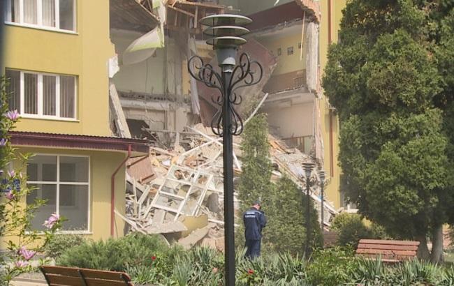 Появилось видео обвала здания колледжа в Ивано-Франковской области