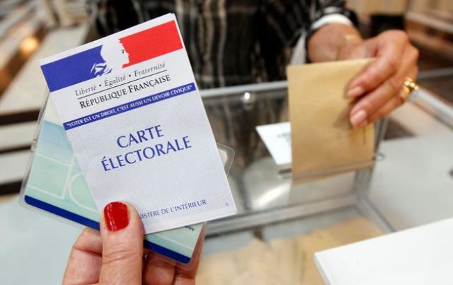Вибори у Франції: явка виборців станом на 17:00 склала 69,42%
