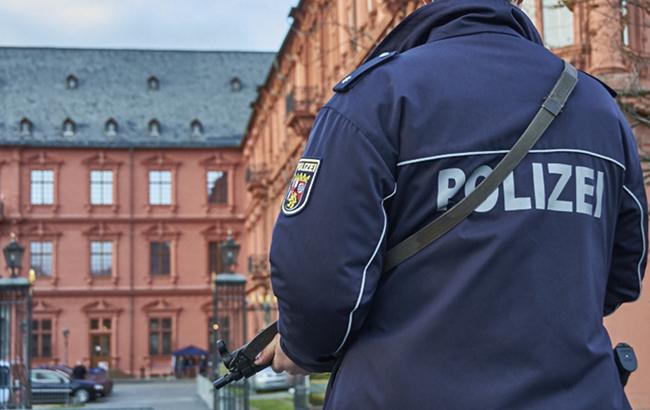 Наезд авто в ФРГ: подозреваемый оставил горючие вещества возле офиса партии Меркель