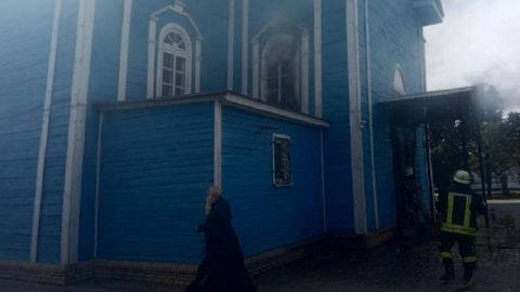 У Донецькій області загасили пожежу у церкві 19 століття