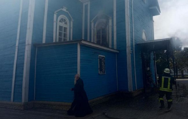 В Донецкой области потушили пожар в церкви 19 века