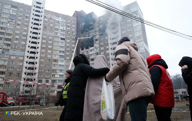 Відключення світла та пожежа у багатоповерхівці: що відомо про ракетну атаку на Київ