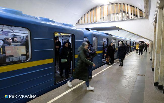 В Києві на пів року закриють 6 станцій метро: в чому причина