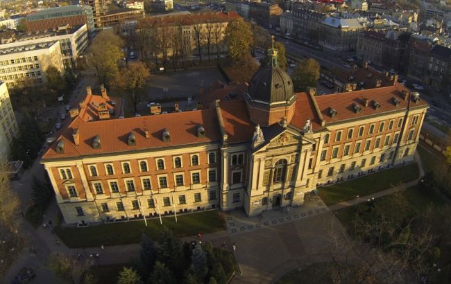 Чому українська молодь обирає польські університети