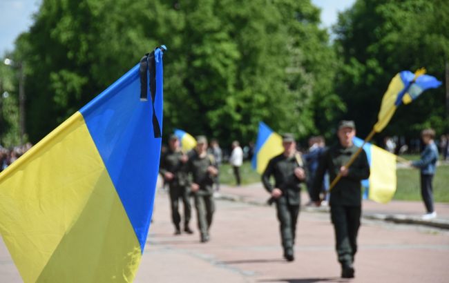 Приблизили победу Украины своими жизнями: в Шостке в последний путь провели воинов-героев