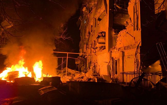 Россияне ударили "шахедом" по представительству омбудсмена в Херсоне