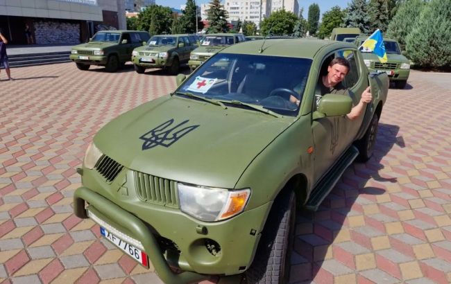 Дмитро Комаров пустив "з молотка" свій спорткар і показав, що вдалося купити для ЗСУ (фото)