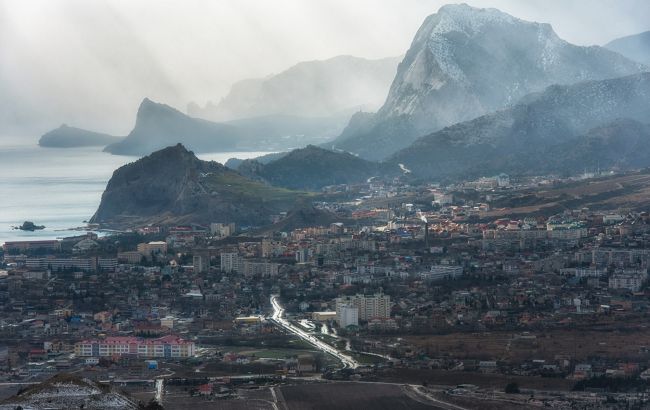 Появились спутниковые снимки после удара по центру связи РФ под Алуштой