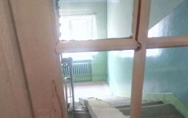 Во Львове временно закрыли школу, в которой обвалилась лестница