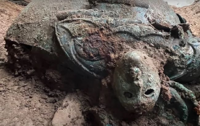 Любитель с металлоискателем нашел самый ценный клад в Англии: что там было