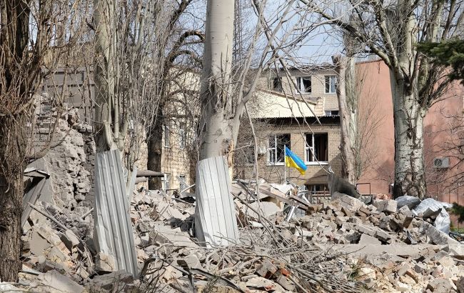 Нічні удари РФ по Селидовому і Миколаївці: поліція показала наслідки обстрілів