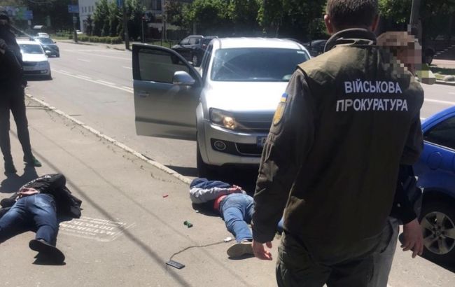 В Киеве разоблачили действующего сотрудника СБУ на наркоторговле