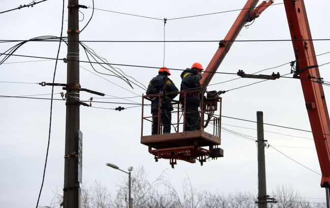 У Харкові на третій день після атаки повернули світло до 40% споживачів, - мер