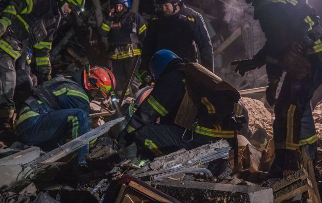 Спасатели показали последствия ударов по Краматорску и Славянску