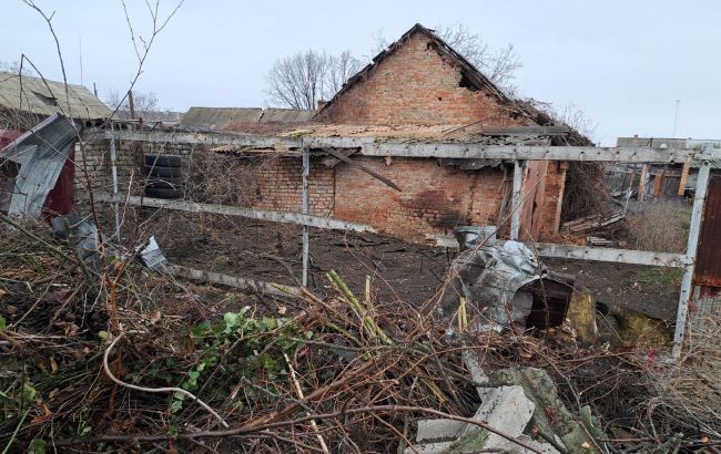 Оккупанты утром ударили по Никополю, есть погибшие: фото последствий