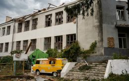 У Рівному вже 20 поранених, є "важкі": у поліції показали фото та відео наслідків