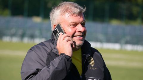 Козловский и Emily Resort передали в центр Unbroken 2 млн гривен на протезирование