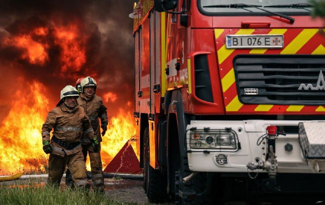 Более 40 взрывов, пожары и кассетные снаряды: все о массированном ударе по Кременчугу
