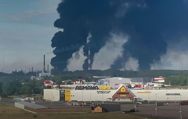 Зеленский подтвердил удары по НПЗ на расстоянии более 1300 км и флоту РФ