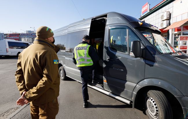 У Житомирській області проходять перевірки громадян, але поліція запевняє - без повісток