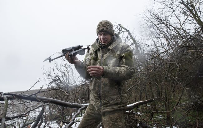 Пограничники ударили по позиции оккупантов в Херсонской области: видео атаки
