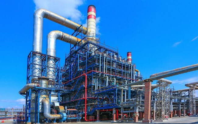 В российском Орске остановился НПЗ из-за прорыва дамбы