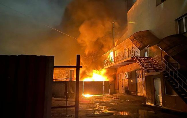 У Львові на промисловому об’єкті стався вибух і пожежа